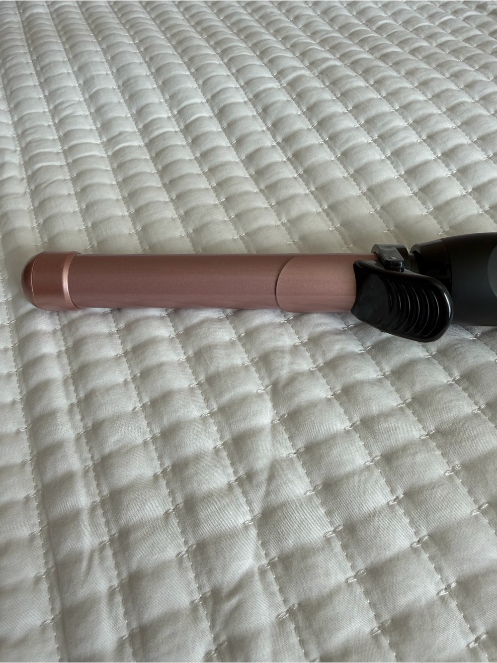 The Beachwaver B1 Rose Gold Curling Iron - Picture 4 of 7